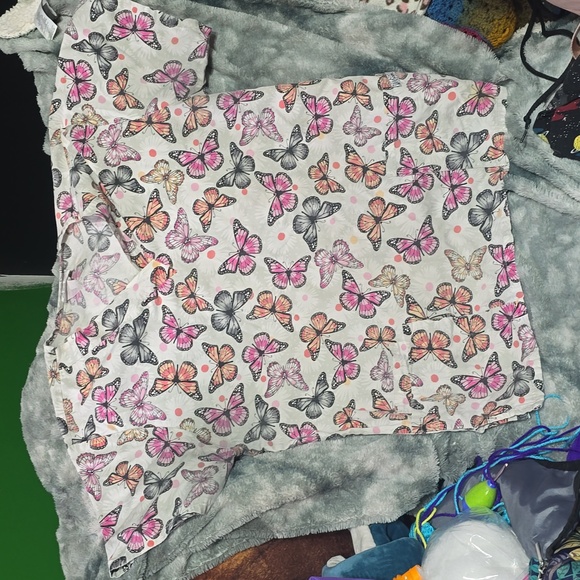 UA Scrub Top - Picture 2 of 3